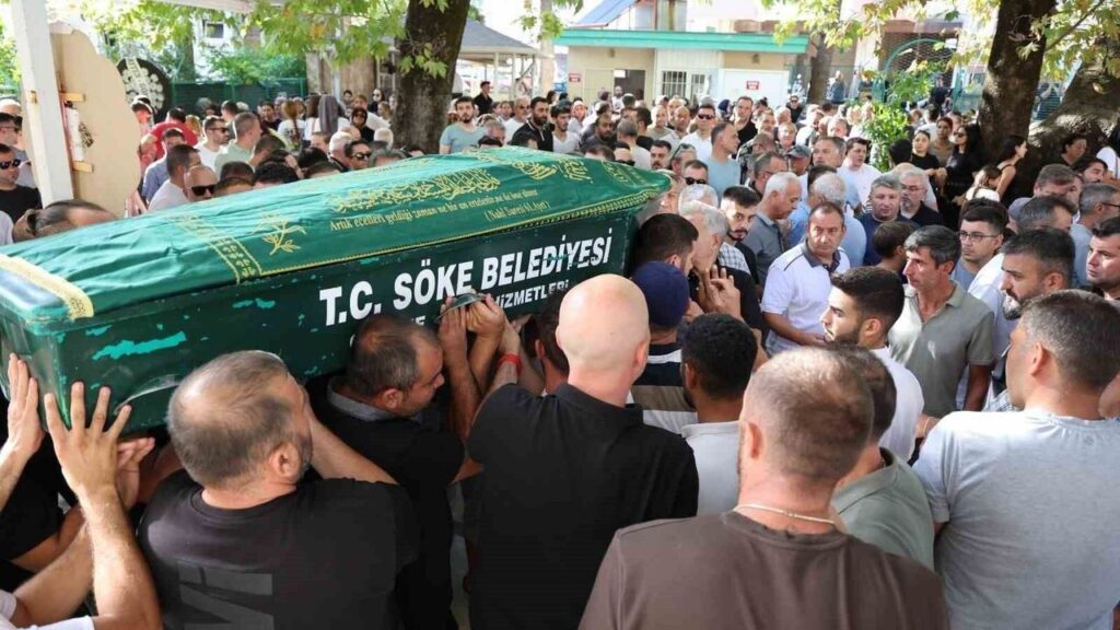 11 Yaşındaki Futbolcu Mithat Özgür İnce Son Yolculuğuna Uğurlandı