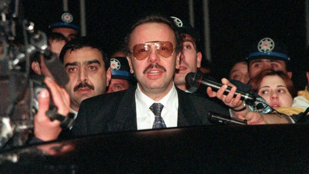 Arif Ahmet Denizolgun'un Otopsisinde Şüpheli Ölüm Tespiti: Aydın'da Sorgu Başladı