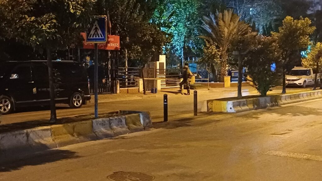 Aydın Efeler'de Gece Bomba Alarmı: Polis Müdahalesi