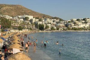 Bodrum'da Kavurucu Sıcaklar: Hissedilen Sıcaklık 45 Derece - Fotoğraf 2