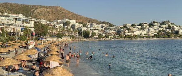 Bodrum'da Kavurucu Sıcaklar: Hissedilen Sıcaklık 45 Derece - Fotoğraf 2