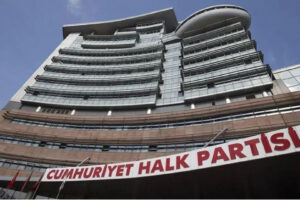 CHP'de İhraç Depremi:
