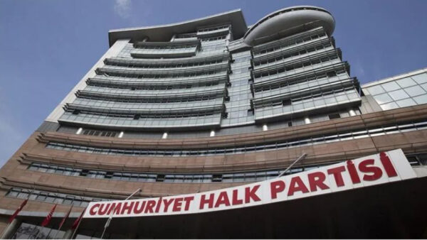 CHP'de İhraç Depremi:
