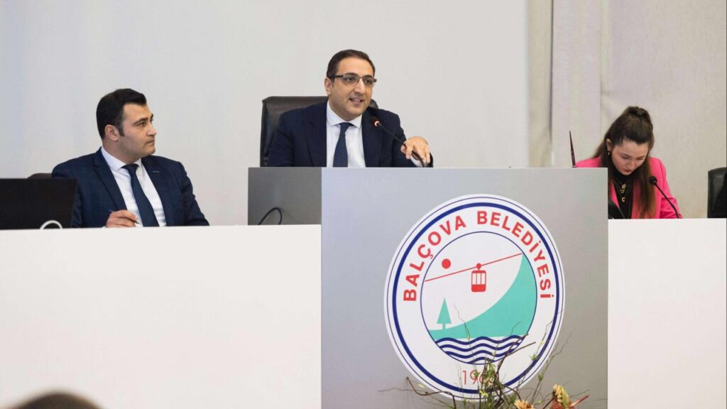 CHP'den İstifa Eden Belediye Başkanı Yeni Parti'ye Katıldı