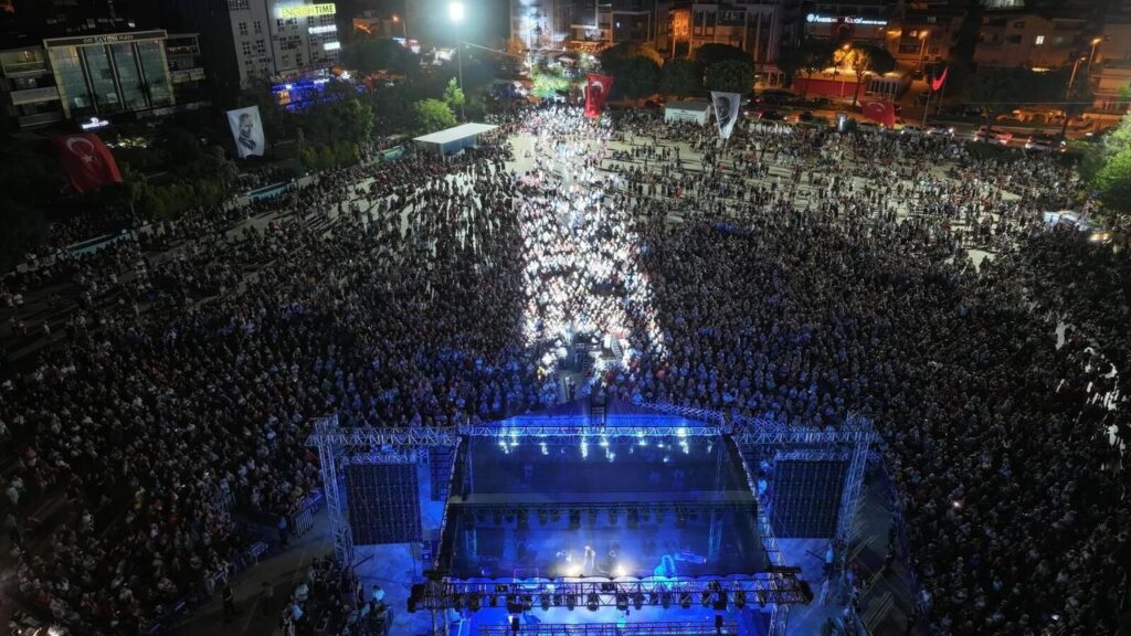 Didim’de 30 Ağustos Coşkusu: Binlerce Kişi Tek Yürek Oldu