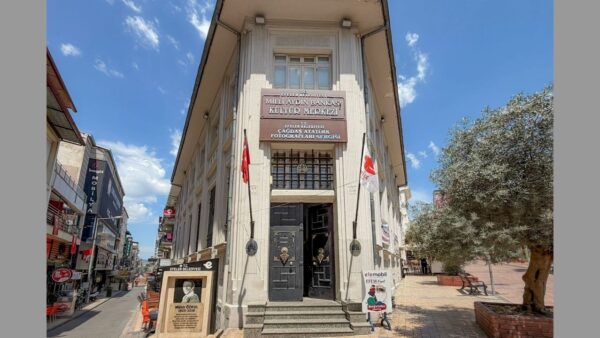 Efeler'de 'Zaferden Kurtuluşa'