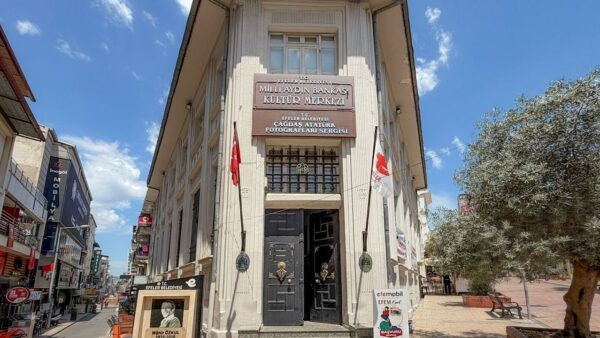 Efeler’de “Zaferden Kurtuluşa”