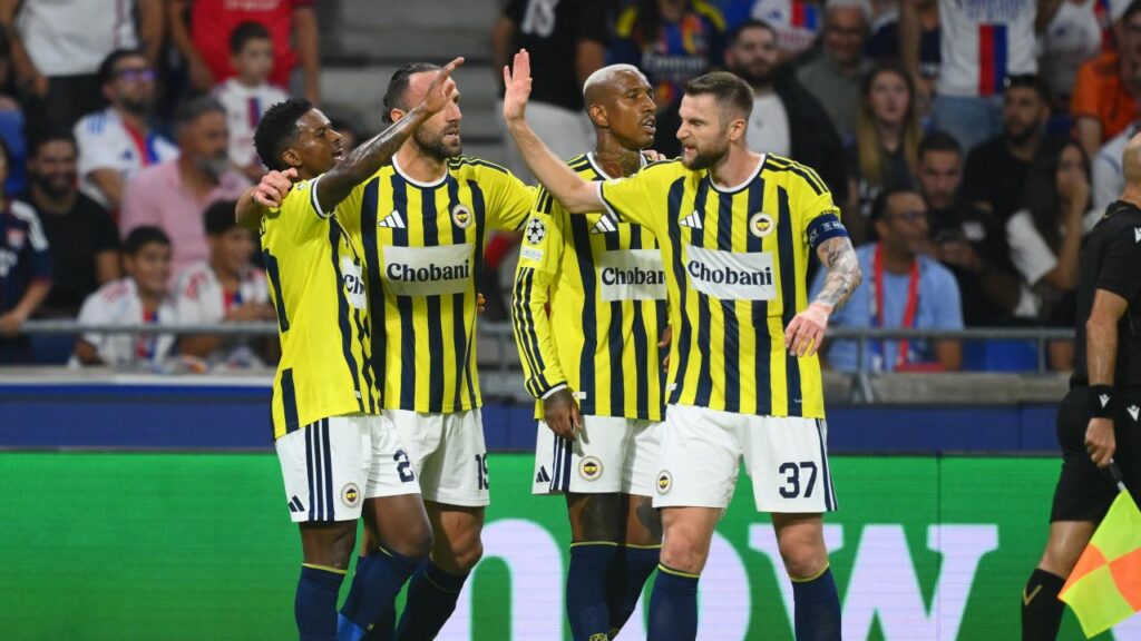 Fenerbahçe, Olimpik Lyon'u eleyerek 5. kez Şampiyonlar Ligi'ne katıldı