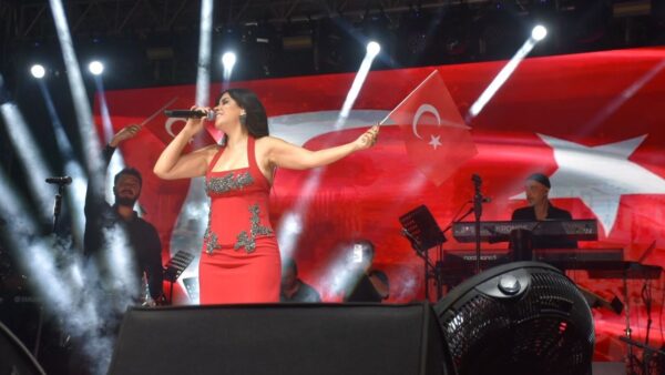 Karacasu’da Zara’nın Konseri