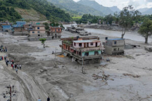 Nepal'de Buzul Çökmesi