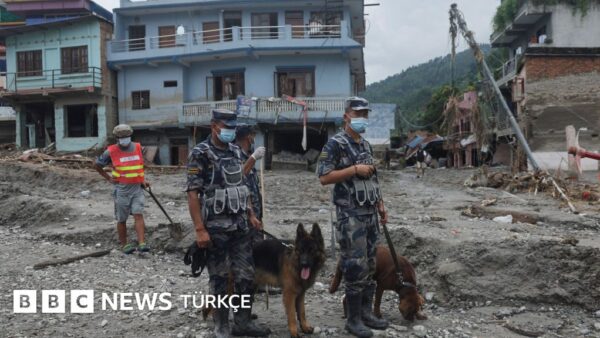 Nepal'de Buzul Felaketi: