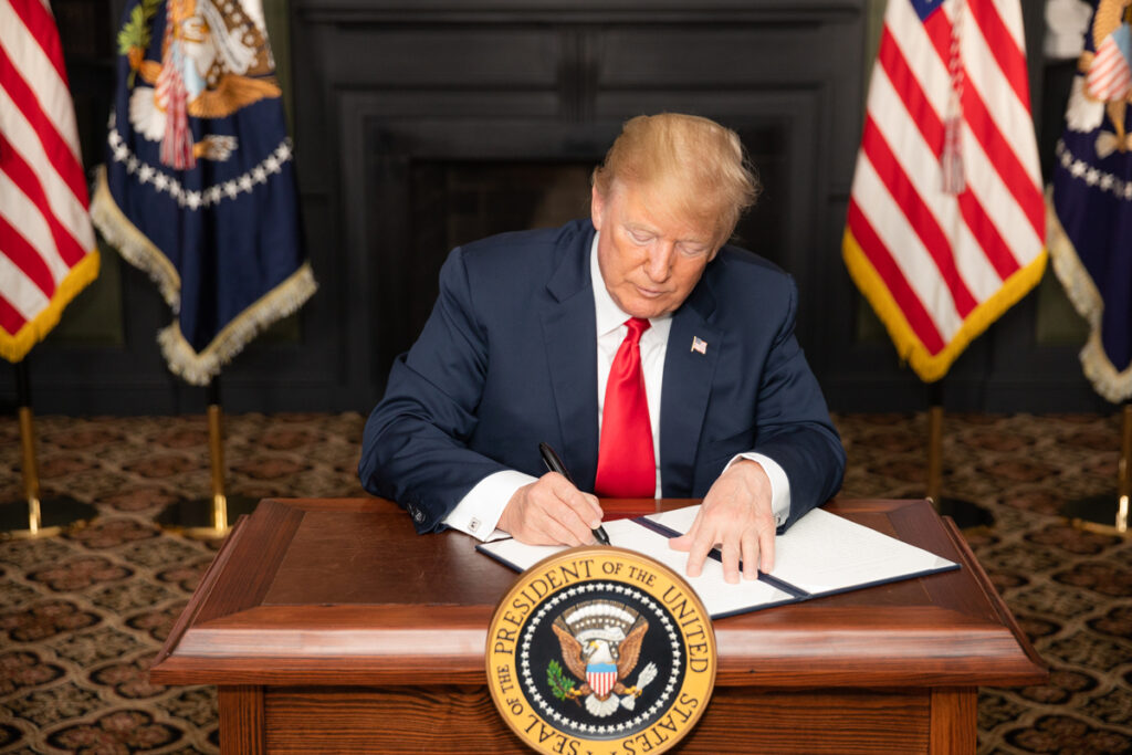 Trump'tan İran Açıklaması: İnsani Kriz Derhal Durdurulmalı