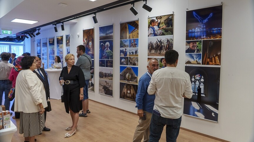 TÜRKSOY Fotoğrafçılar Buluşması'nın 20. Yıl Sergisi Budapeşte'de