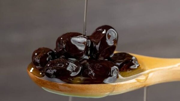 Zeytin Devi Baktat