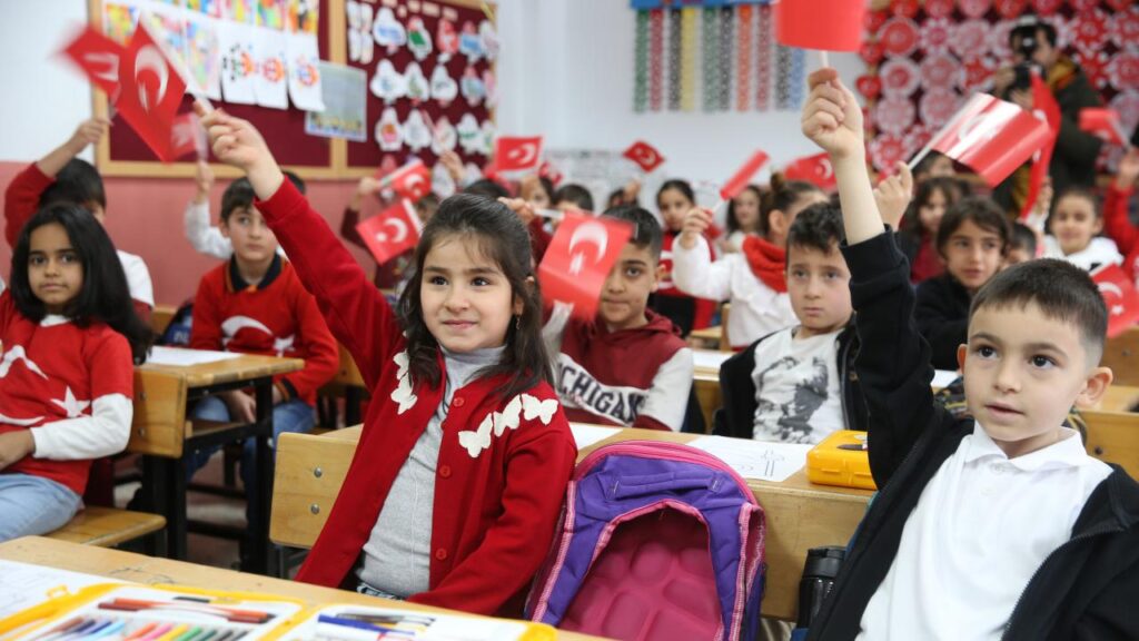 2026-2027 Eğitim Yılı Başladı: 17 Milyon Öğrenci Ders Başı Yaptı
