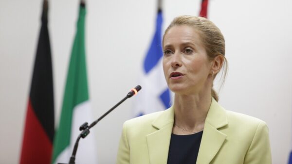 AB, Putin’in Hibrit