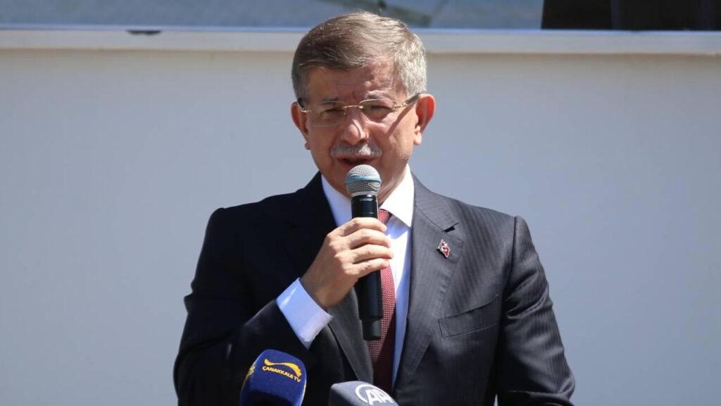 Ahmet Davutoğlu'na Soruşturma Başlatıldı: Yasal Süreç Nasıl İşleyecek?