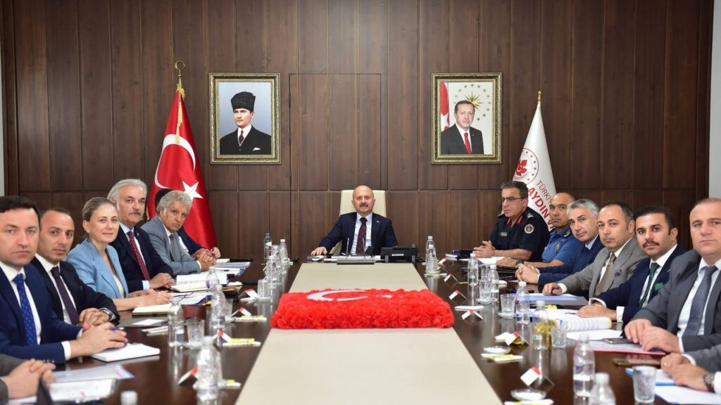 Aydın Valiliği'nden Okul Güvenliği Toplantısı: Koordinasyon ve Önlemler Masaya Yatırıldı
