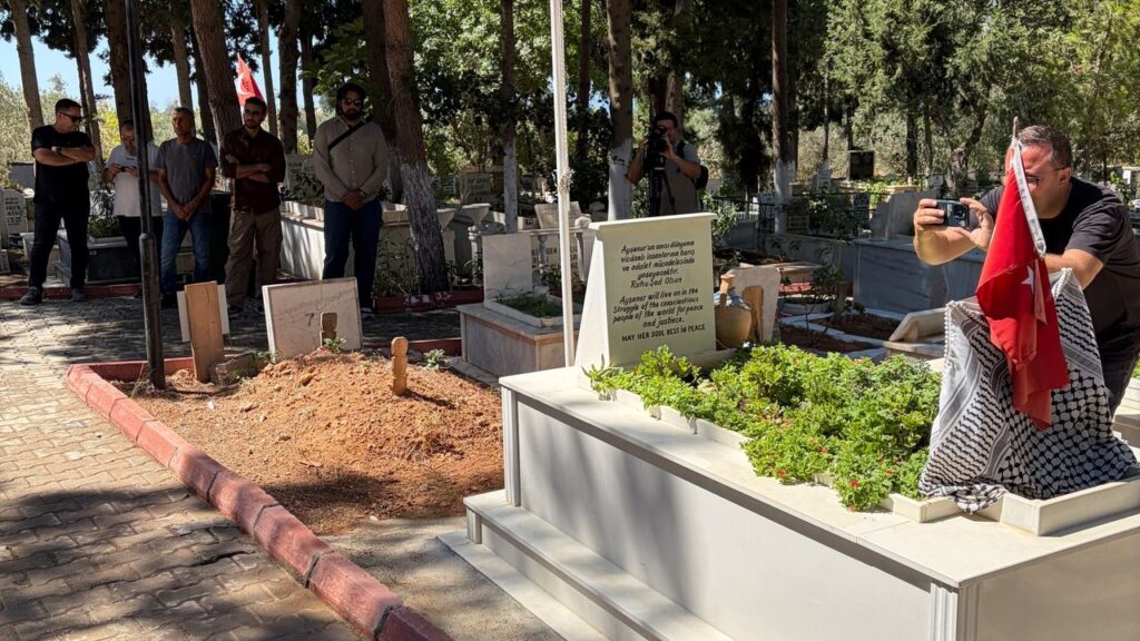 Ayşenur Ezgi Eygi'nin İkinci Yıl Anısında Didim'de Toprağa Vurulma