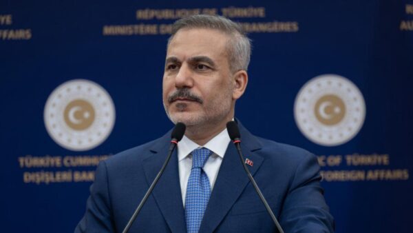 Bakan Fidan'dan Bakü'de