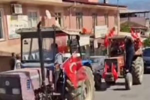 Bozdoğan’da Çiftçiler Traktörleriyle