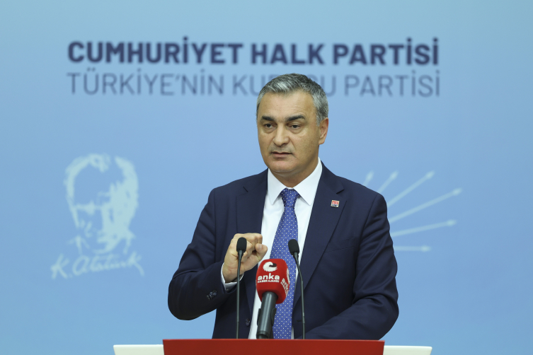 CHP'de 5 Belediye