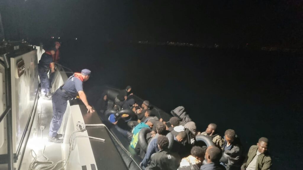 Didim’de 32 Düzensiz Göçmen Botta Yakalandı, Sahil Güvenlik Eylemi