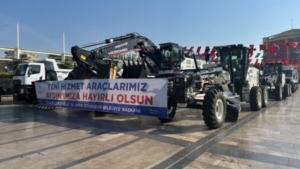 Efeler'de Açılan İki