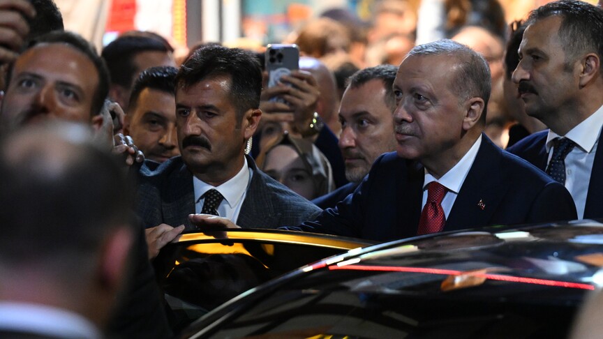 Erdoğan, Güneysu'da Hemşehrileriyle Buluştu; Birlik ve Beraberlik Mesajı Verdi