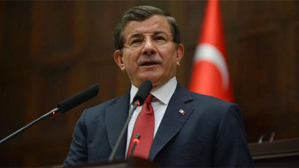 Eski Başbakan Davutoğlu’na Soruşturma: Sosyal Medya Paylaşımları Hakkında