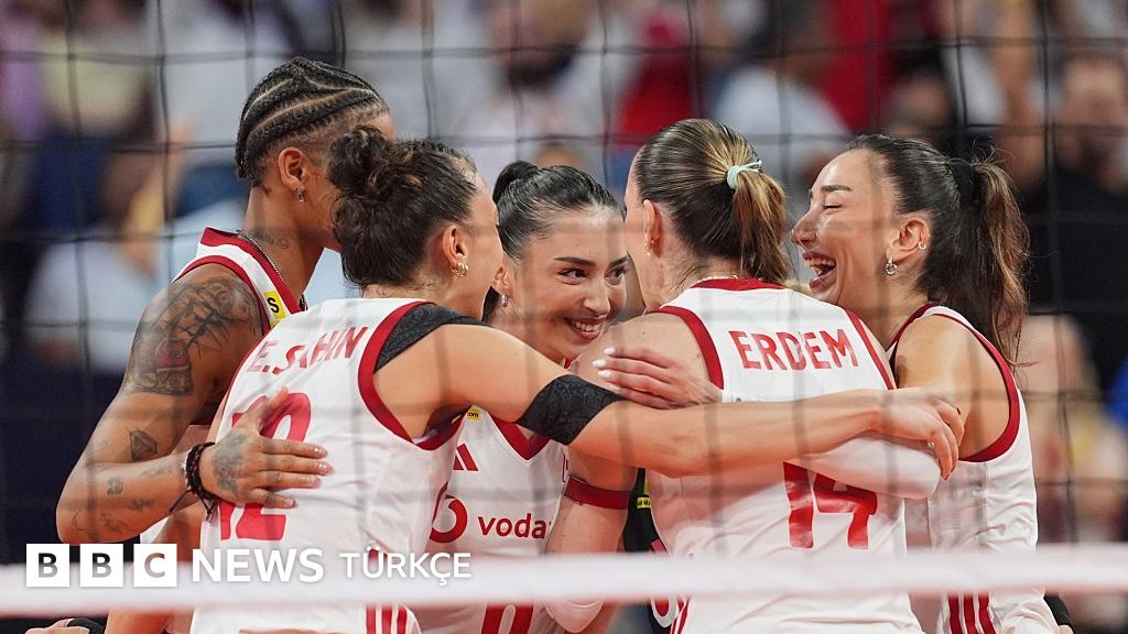 Filenin Sultanları Finalde: Türkiye Sırbistan'ı 3-0 Devirdi!