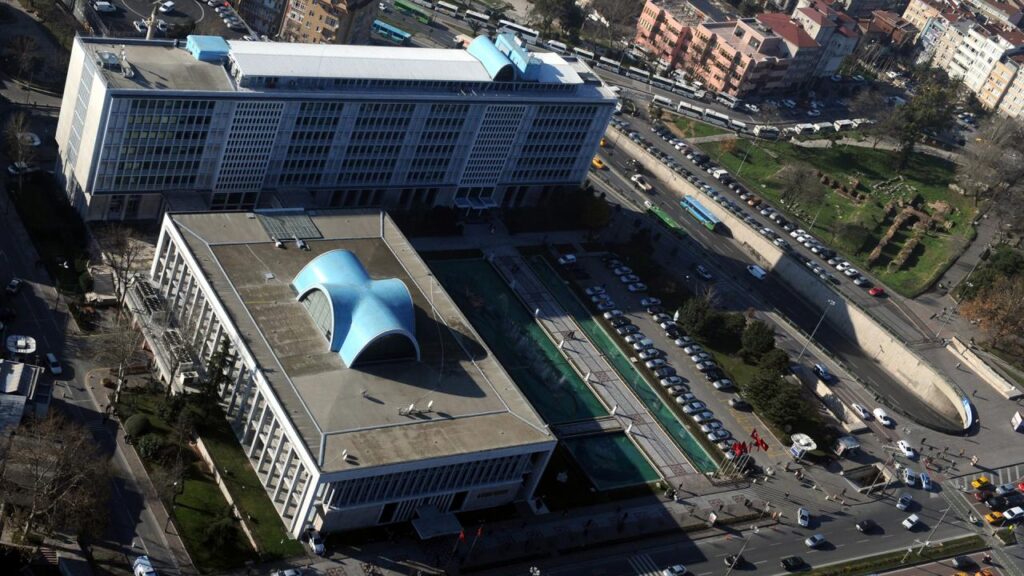 İBB'de yeni dalga operasyon: 13 kişi gözaltına alındı