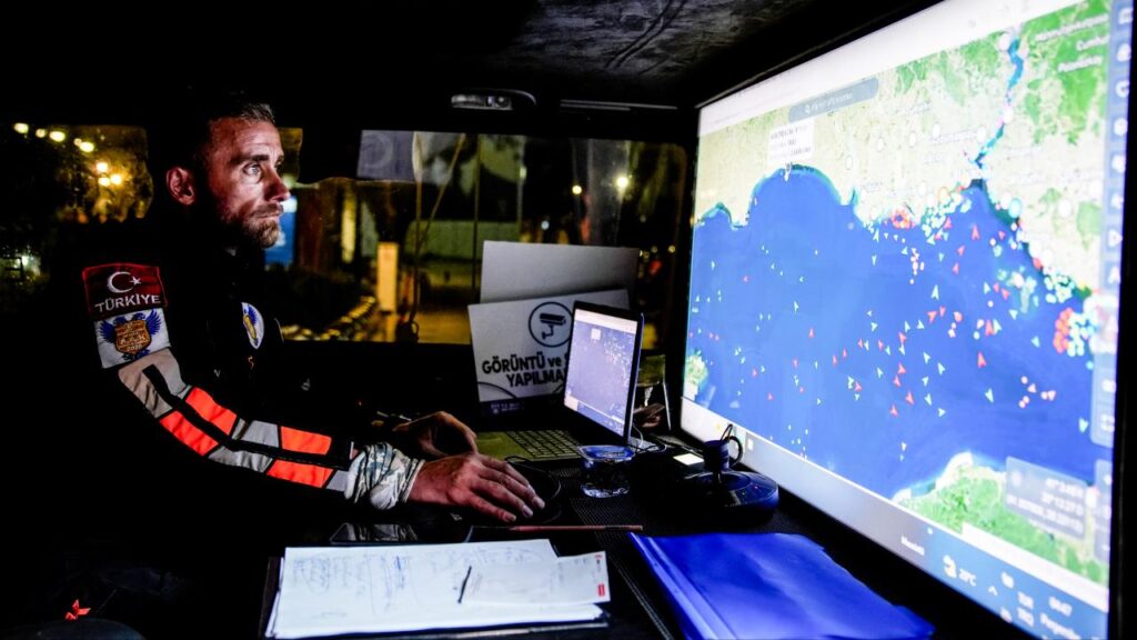 İBB'de yeni dalga operasyon: 13 kişi gözaltına alındı