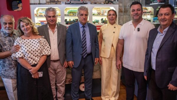 Kuşadası'nda İlk Oyuncak