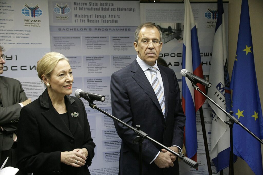 Lavrov'dan Bonn Kararına Sert Tepki ve Üçlü İttifak Analizi