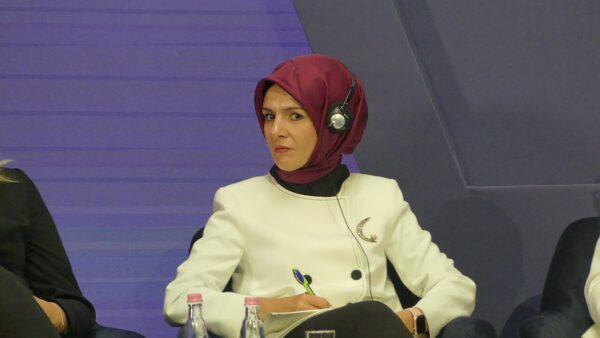 Mahinur Özdemir ve