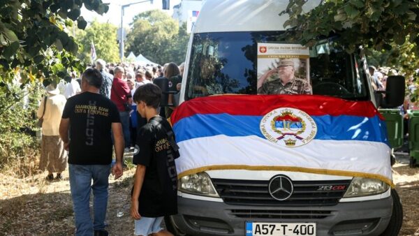 Mladic Belgrad'da Resmi