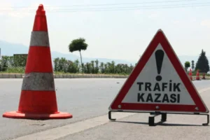 Nazilli'de Kamyonet Motosiklete