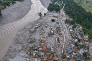 Nepal’da 1003 Ölü,