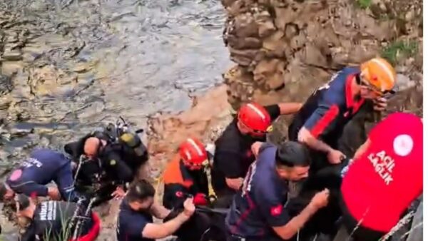 Tokat Niksar’da Şelalede