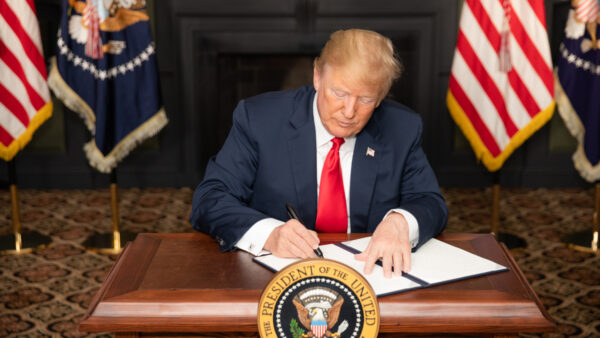Trump'tan İran'a Net