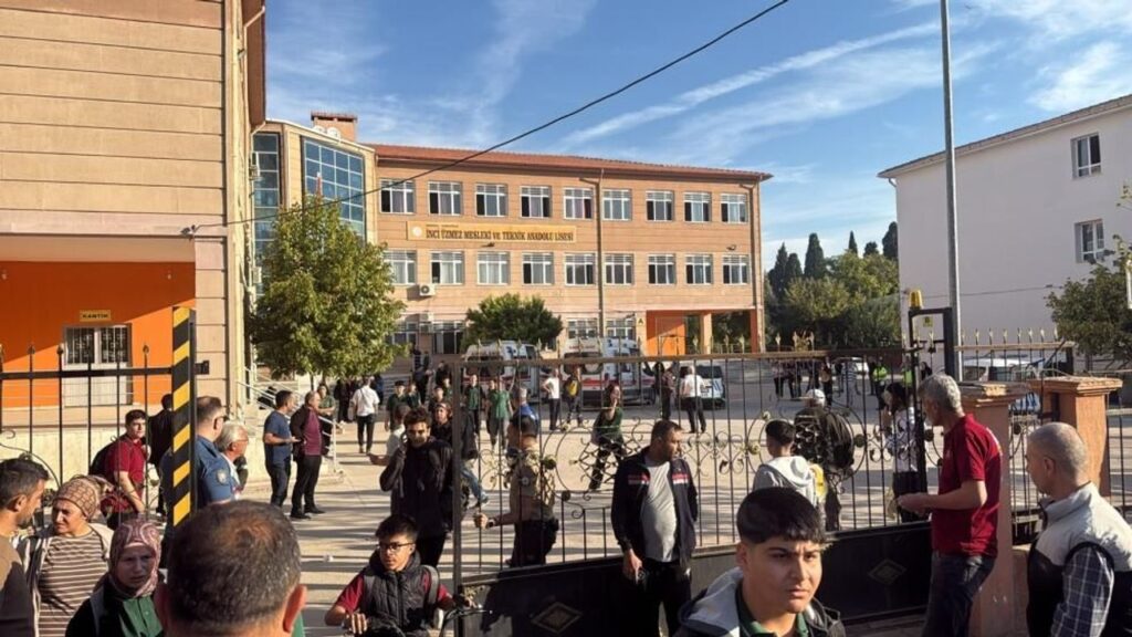 Turgutlu’da Lise Yakınında Silah Ateşi İhbarı, Ekipler Olay Yerinde
