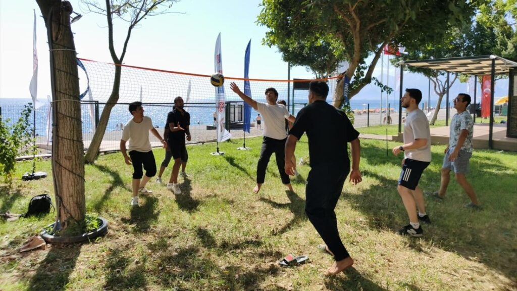 14 Ülke Gençliği Antalya’da Doğada Gençlik Aktivitesine Katıldı