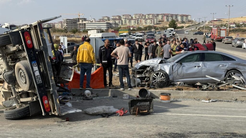 Afşin’de Milletvekili Konvoyu Kazası: 1 Ölü, 7 Yaralı