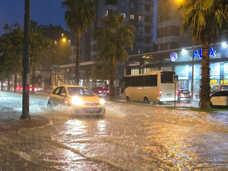 Antalya'da Sağanak ve