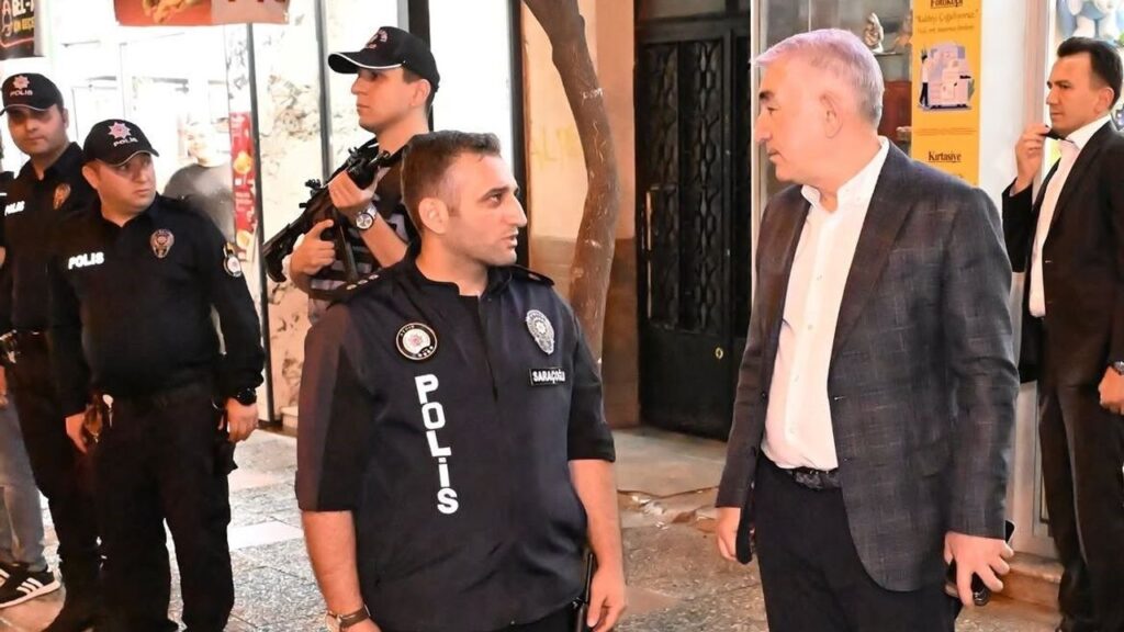 Aydın Efeler'de Huzur Uygulaması: Müdür Karaduman Sahada