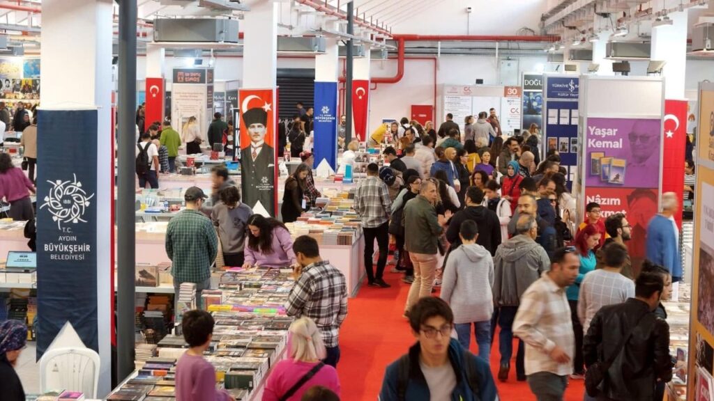 Aydın Kitap Fuarı'nda Hayvanlar İçin Kitap Satışı: Her Kitap Umut