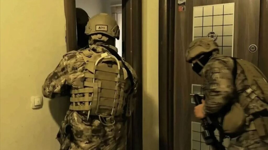 Aydın ve İzmir'de FETÖ Operasyonu: 2 Şüpheli Gözaltında