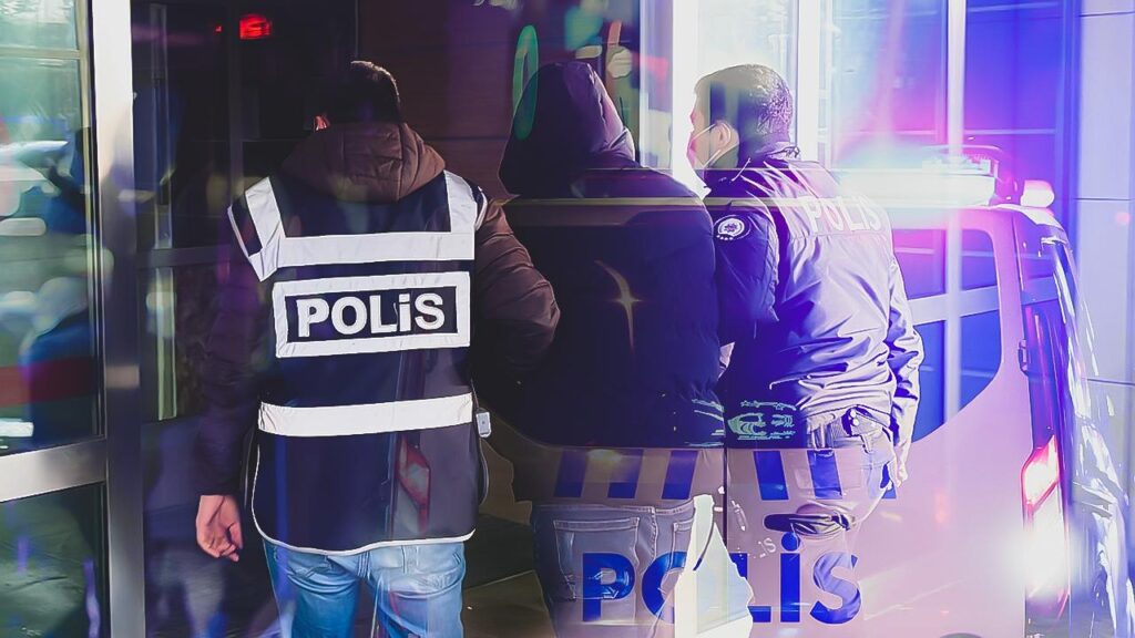 Aydın ve İzmir'de FETÖ Operasyonu: 2 Şüpheli Gözaltında