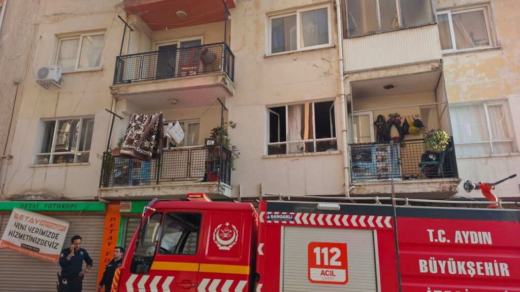 Aydın'da Ev Yangını: Ocakta Unutulan Yemek 15 Dakikada Hasara Neden Oldu